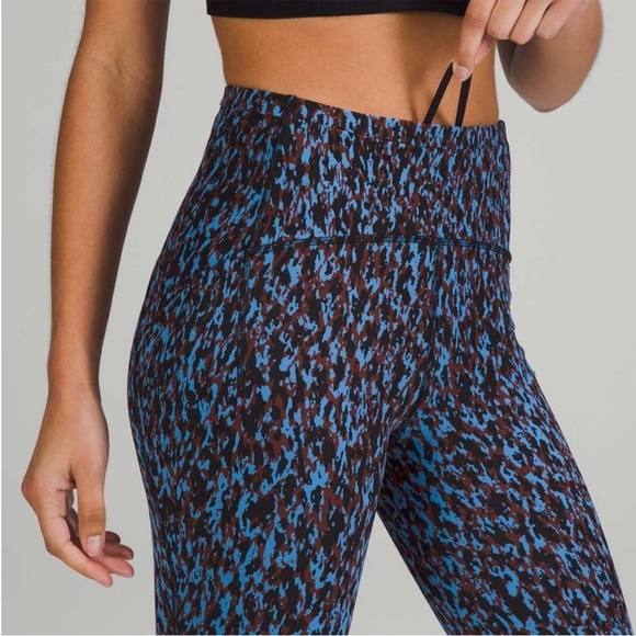 Lululemon Swift Speed High-Rise Tight Leggings 28"
Leopard Camo Blue Nile Multi - Picture 5 of 11